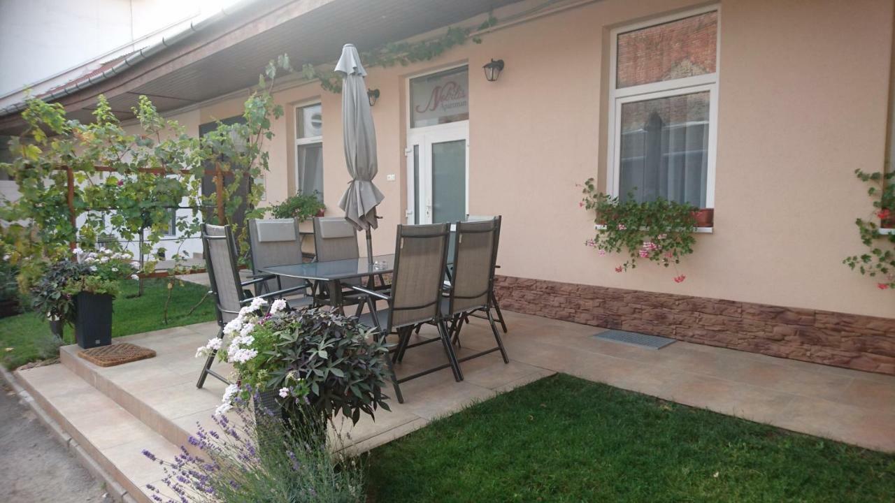 Nobilis Apartman Eger Luaran gambar